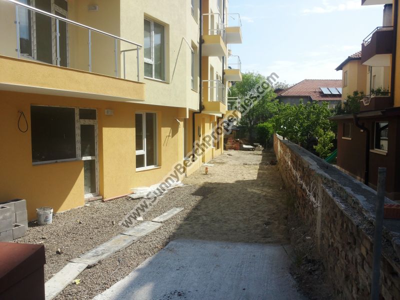 Cheap Studio apartment for sale in residential building in the central part in Ravda 400m. from