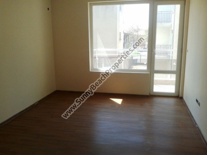 20000€! Cheap studio apartment for sale in residential building 400m. from the beach in Ravda