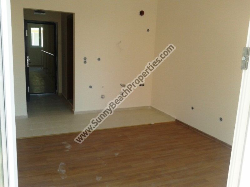 20000€! Cheap studio apartment for sale in residential building 400m