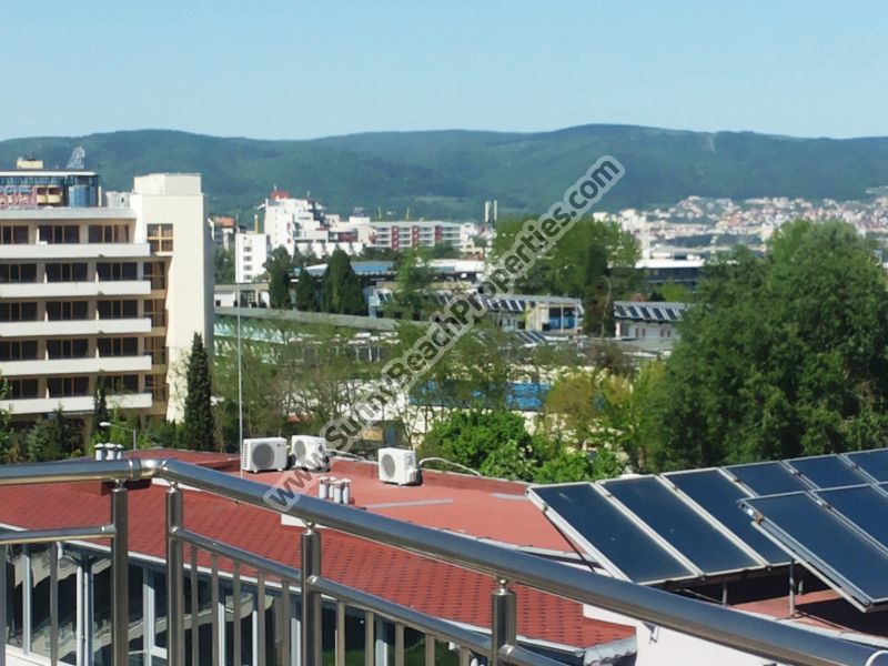 Image showcasing Luxury Celebrity Real Estate and Home Sales - Robb Report