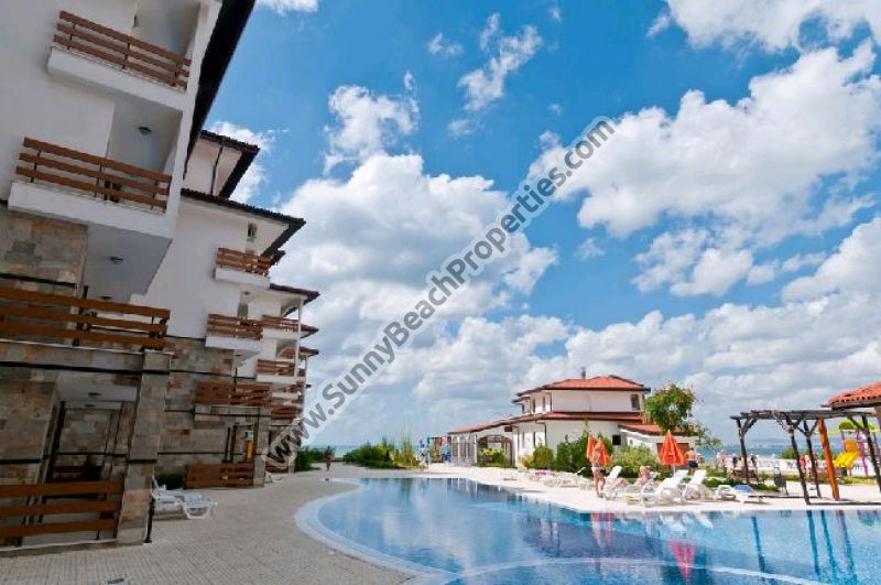 Stunning beachfront sea & pool view resale 1bedroom penthouse